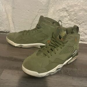 Nike Forest Green Athletic Shoes